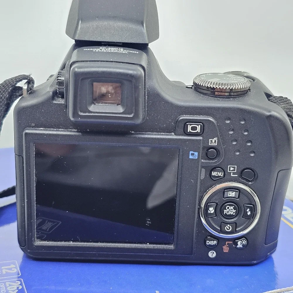 Olympus SP-590UZ 12.0MP Digital Bridge Camera Original Box w/Accessories SD